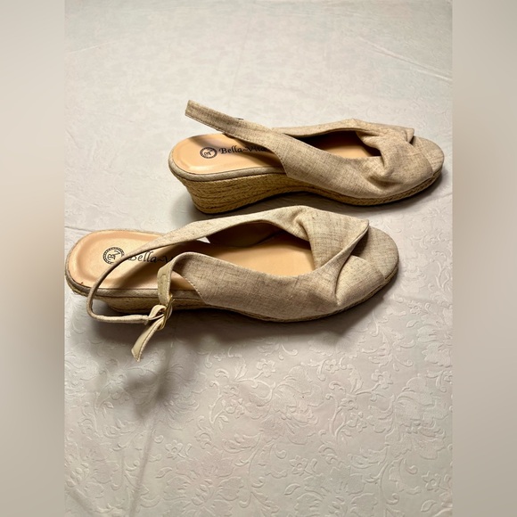 Stylish Beige Wedge Sandals - Picture 9 of 9